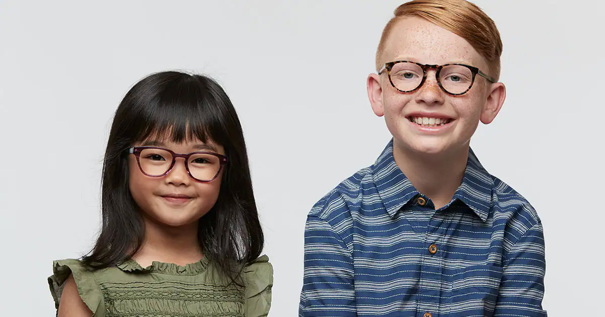 ۱۲ نشانه پنهان که ممکن است کودک شما به عینک نیاز داشته باشد