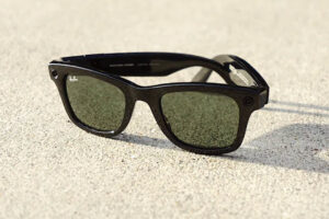 بررسی دو مدل ویفرر و متئور عینک هوشمند ریبن فیسبوک