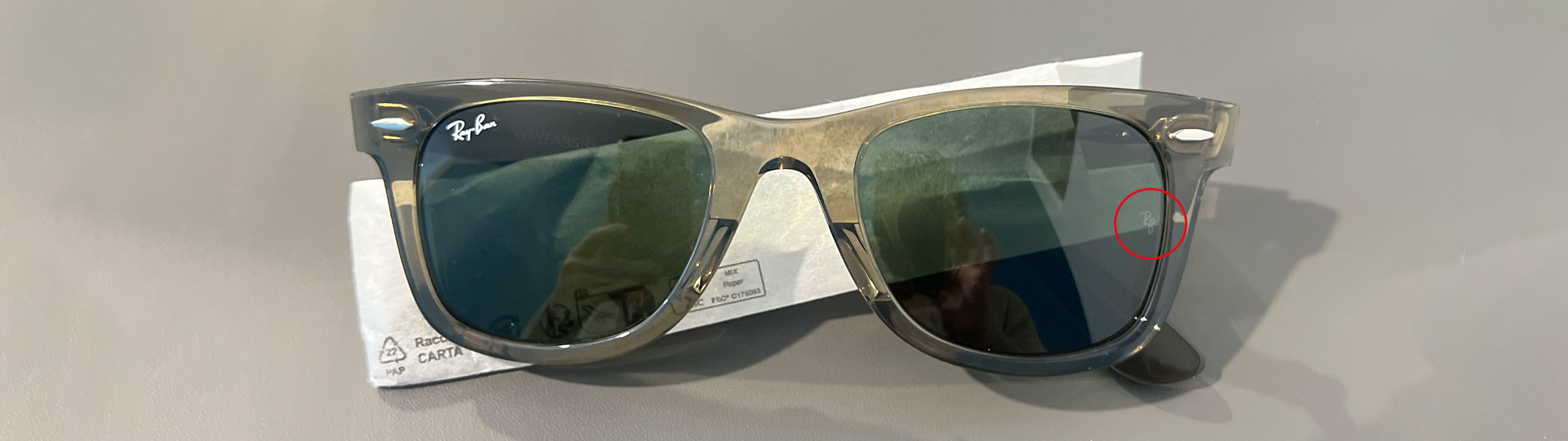 لوگوی Ray-Ban روی عدسی عینک ویفری اصل