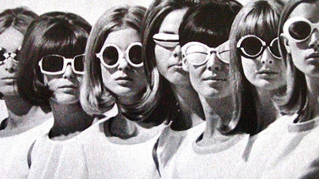 چند 100 سال از اختراع اولین عینک آفتابی گذشته است ؟