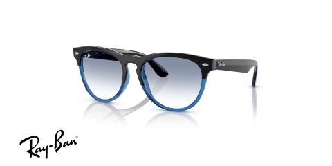 عینک آفتابی کائوچویی ری‌بن مدل آیریس فریم آبی مشکی و عدسی آبی طیف دار - عکس از زاویه سه رخ