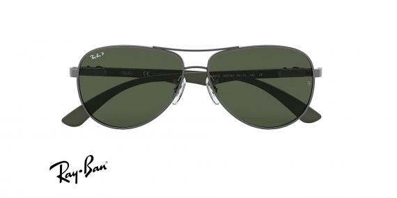 عینک آفتابی پلاریزه خلبانی ری بن فریم فلزی طوسی تیره و دسته های کربن و عدسی سبز - عکس از زاویه روبرو