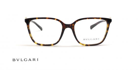 عینک طبی بولگاری فریم کائوچویی مربعی رنگ قهوه ای هاوانا روی دسته ها نگین کاری شده - عکس از زاویه روبرو