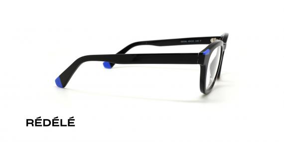 عینک طبی REDELE فریم کائوچویی شبه مربعی رنگ مشکی گوشه حدقه ها و انتهای دسته آبی رنگ - عکس از زاویه کنار