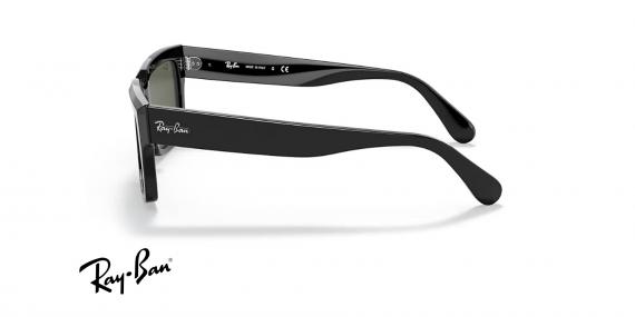 عینک آفتابی ری بن مدل اینورنس فریم کائوچویی مربی با طراحی خاص و عدسی سبز - عکس از زاویه کنار
