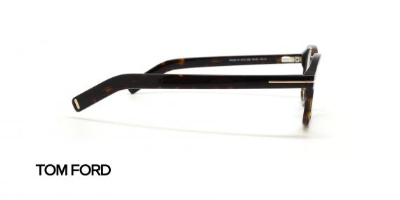 عینک طبی کائوچویی بیضی شکل تام فورد - رنگ قهوه ای هاوانا - عکس از زاویه کنار