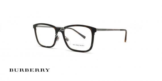 عینک طبی burberry مستطیل شکل دسته فلزی نوک مدادی حدقه کائوچویی قهوه ای هاوانا - عکاسی وحدت - زاویه سه رخ