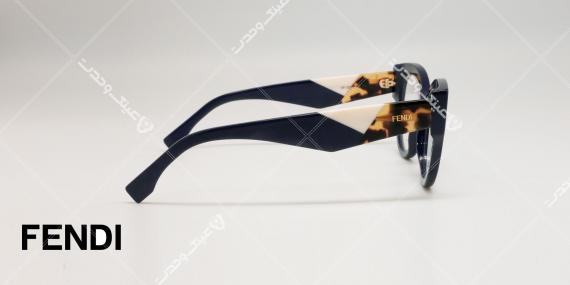 عینک طبی فندی - مدل گربه ای - کائوچویی دسته مشکی برا طرح سفید و قهوه ای - عکاسی وحدت - زاویه کنار