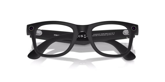 عینک آفتابی هوشمند ری بن متا مدل ویفرر با تکنولوژی ترنزیشن به همراه عدسی بی رنگ که سبز هم میشود - عکس از زاویه بسته عینک با عدسی بی رنگ