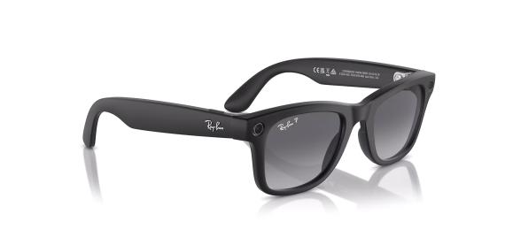 عینک آفتابی هوشمند ری بن متا مدل ویفرر فریم مشکی مات به همراه عدسی خاکستری روشن - عکس از زاویه سه رخ