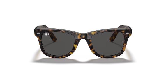 عینک آفتابی ویفرر ری بن فریم کائوچویی قهوه ای هاوانا و عدسی دودی - عکس از زاویه روبرو