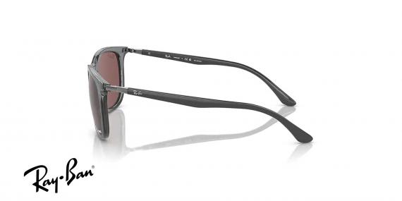 عینک آفتابی پلاریزه کرومانس مربعی ری‌بن بدنه خاکستری شیشه‌ای با عدسی بنفش تیره - زاویه نیم‌رخ