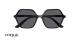 عینک آفتابی زنانه وگ فریم کائوچویی مشکی، حدقه چند ضلعی عدسی دودی - عکس از زاویه روبرو